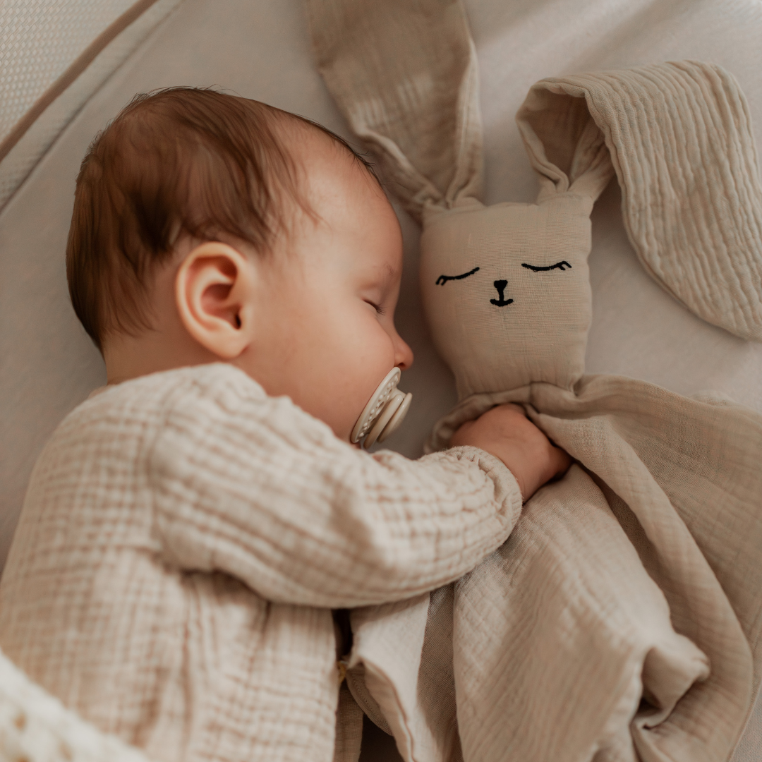 MyBabyBestie – муслінова іграшка-обіймашка Зайчик